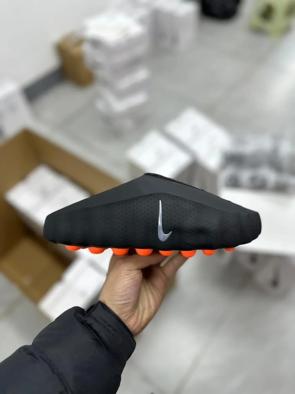 Nike Mind 001